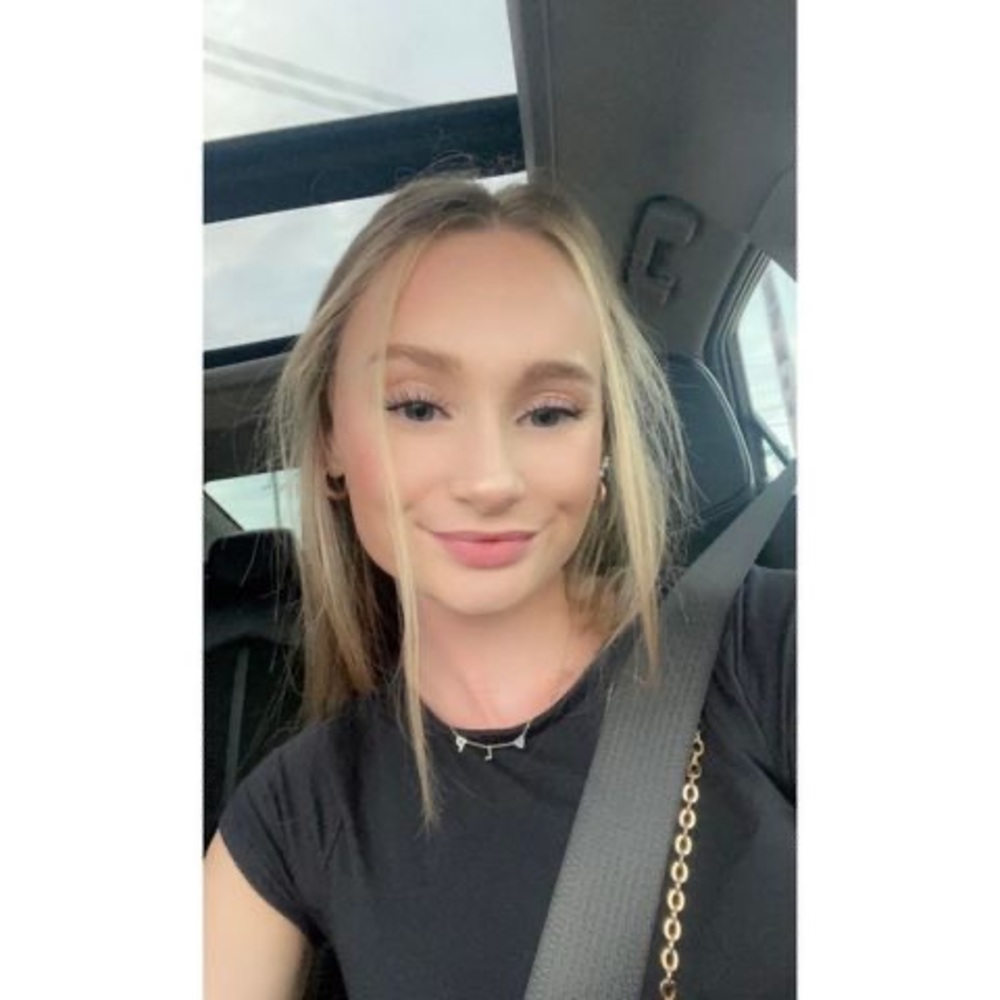 Meet your Posher, Carly